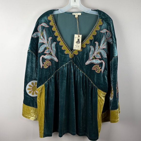 easel Tops - EASEL NWT PLUS SIZE EMBROIDERED VELVET TOP TEAL BLUE 1x (2x)